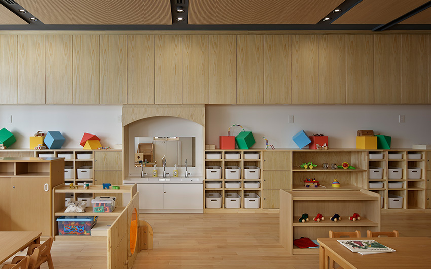 木を基調とした温かいお部屋